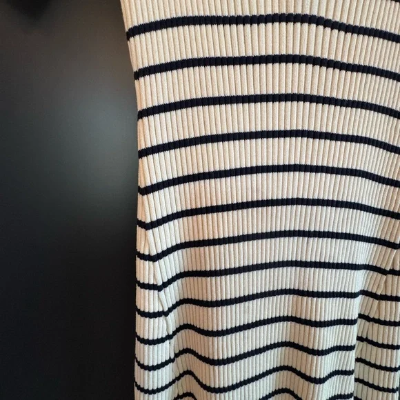 New sweater dress - Picture 4 of 7